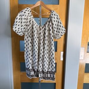 Banana Republic White Blouse with Black Pattern